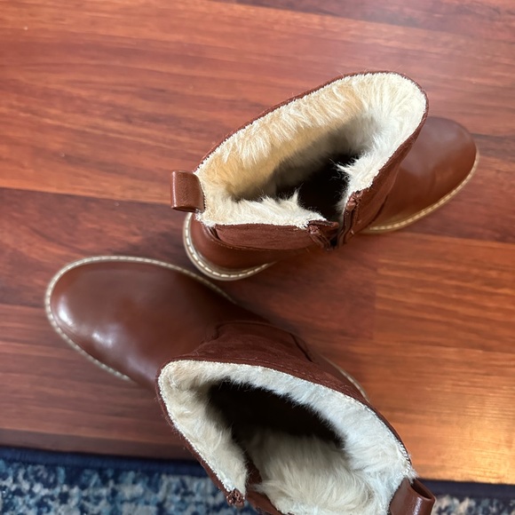 Brown Lug Sole Fur-lined Boots - size 7.5 - Picture 7 of 7
